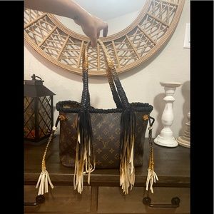 Louis Vuitton neverfull pm fringed with ombré leather